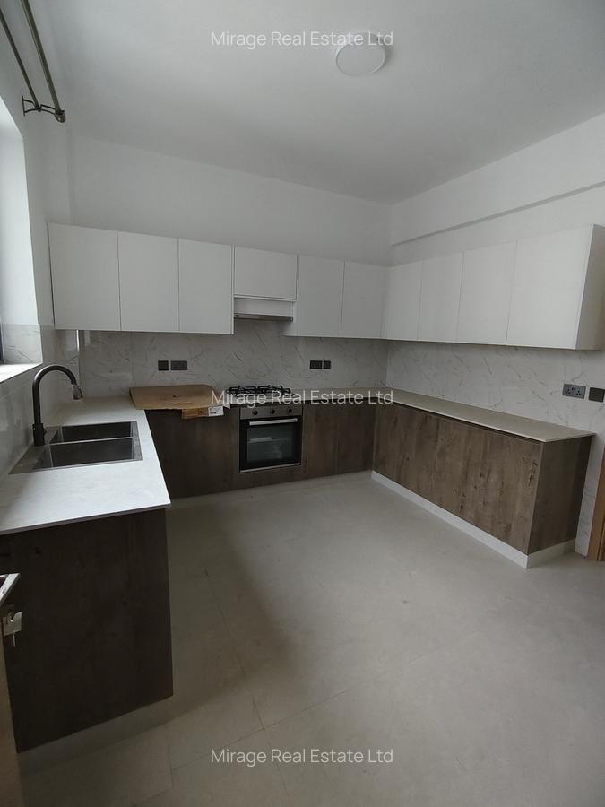 2 Bed Apartment with En Suite in Brookside - 1