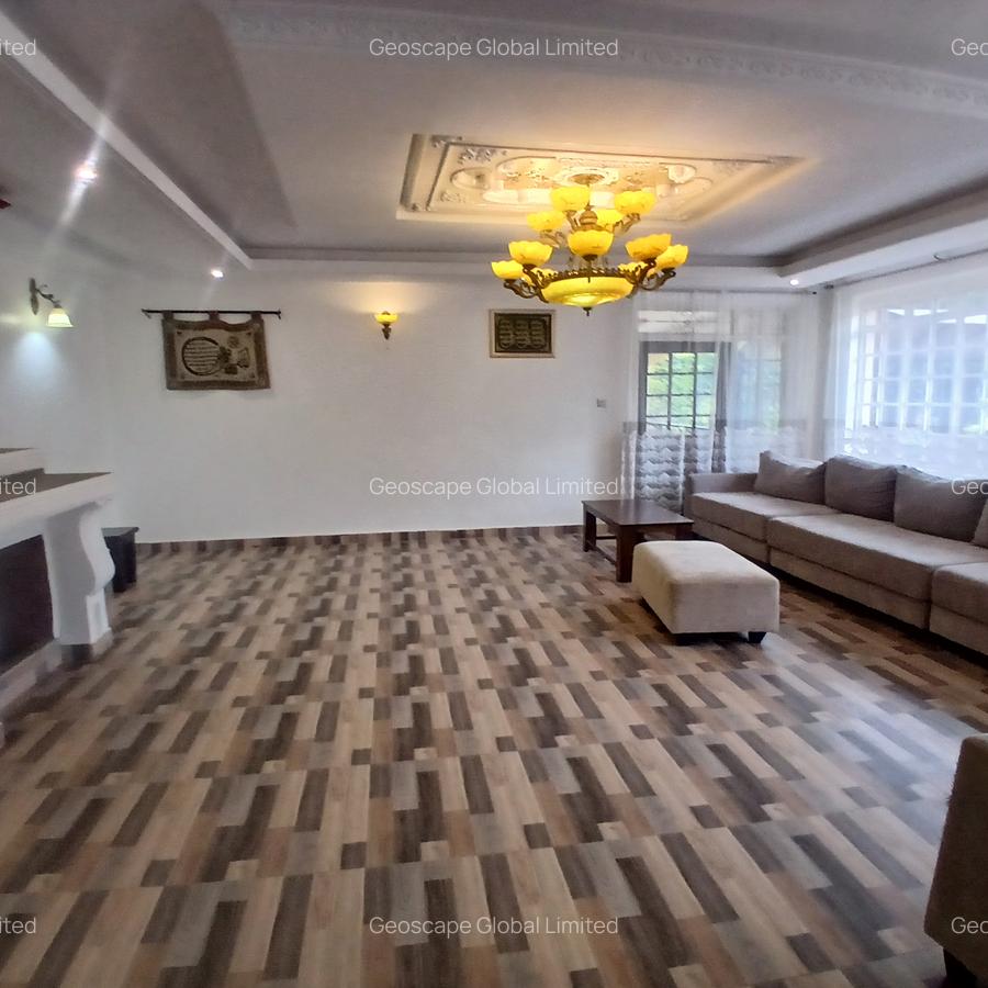 5 Bed House with En Suite in Runda - 3