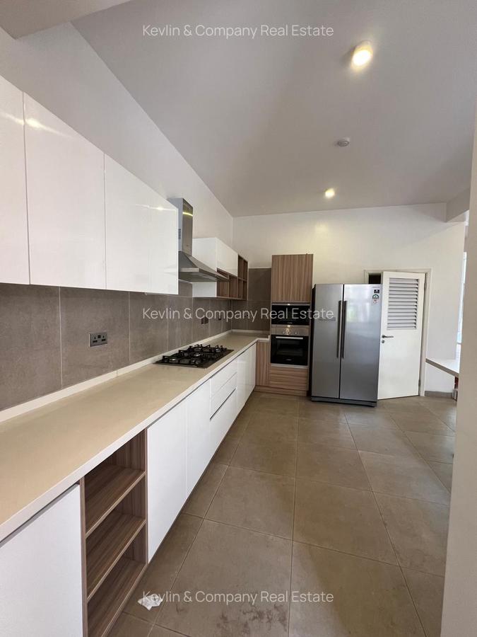 4 Bed Townhouse with En Suite in Lavington - 10