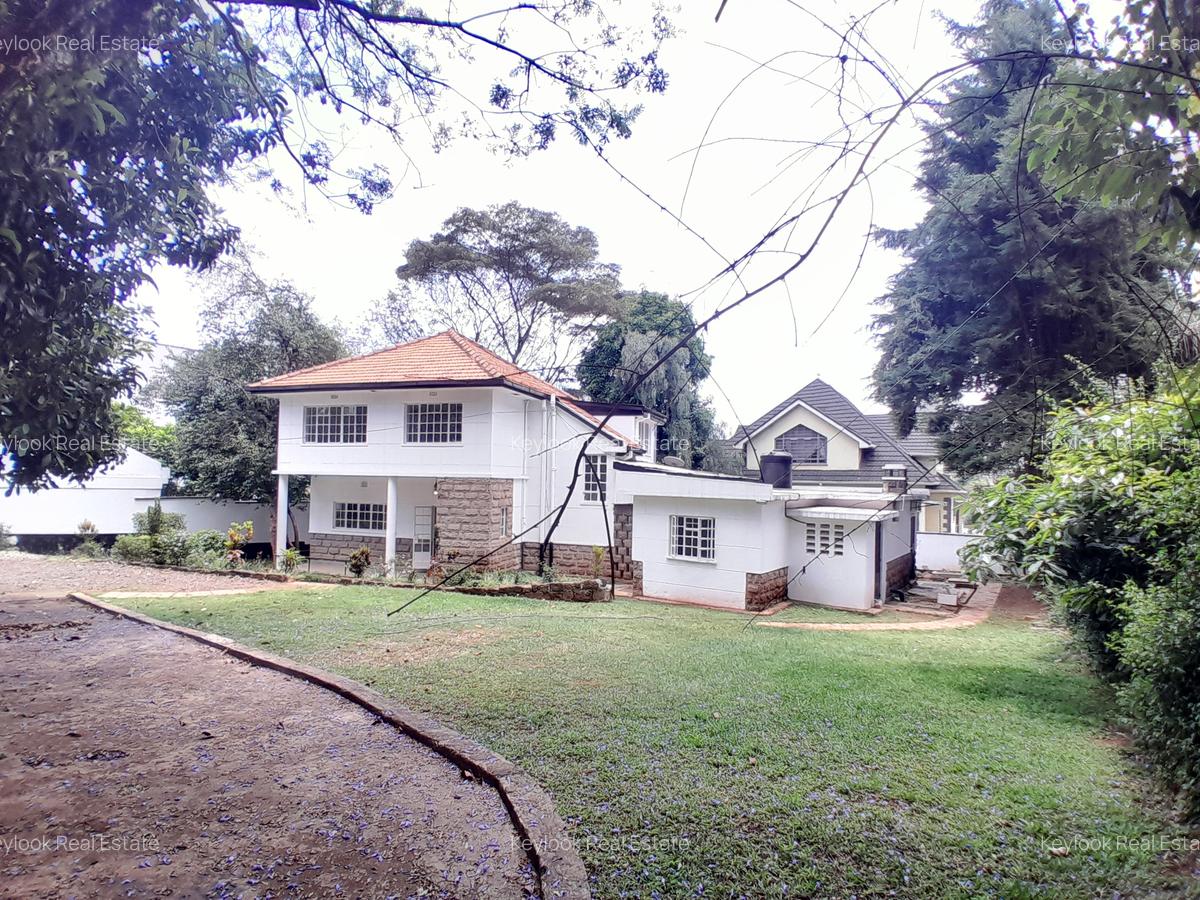 3 Bed House with En Suite at Lavington Green - 4