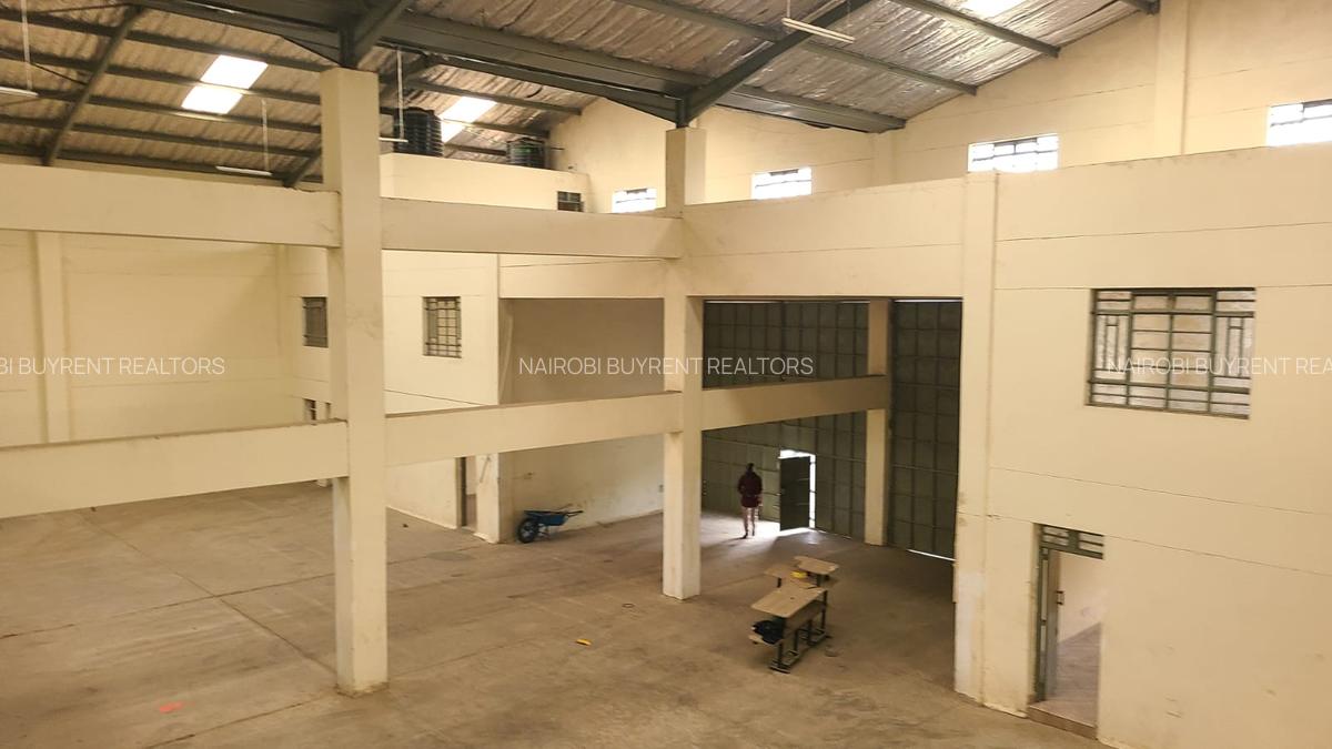 50,000 ft² Warehouse with Fibre Internet in Industrial Area - 2