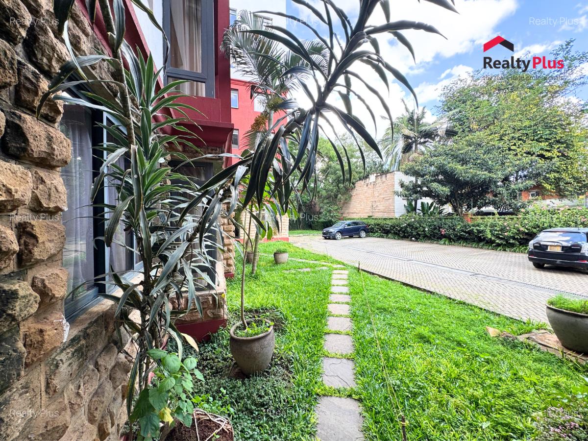 Serviced 2 Bed Apartment with En Suite at Dennis Pritt Road - 3