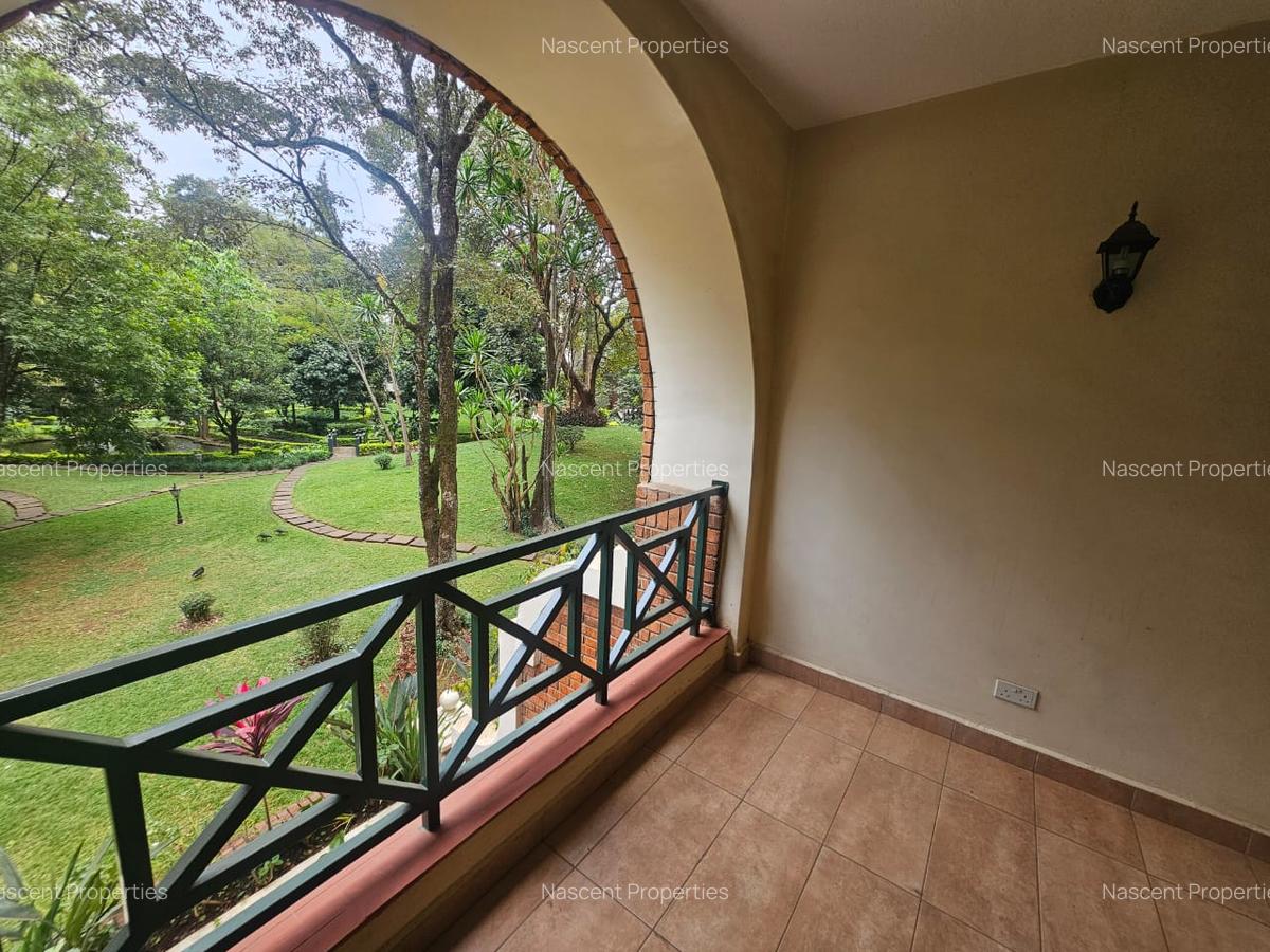 4 Bed Apartment with En Suite in Riverside - 18