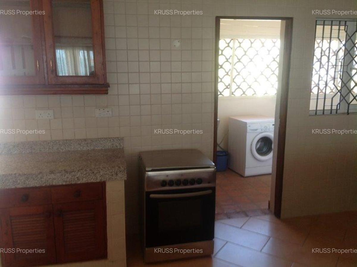 3 Bed Apartment with En Suite at As550 - 11