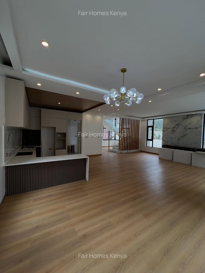 5 Bed Townhouse with En Suite at Lavington Green - 3