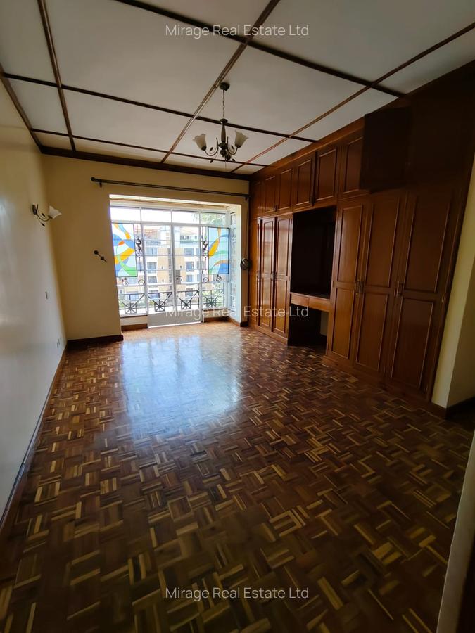 3 Bed Apartment with Parking in Riverside - 9