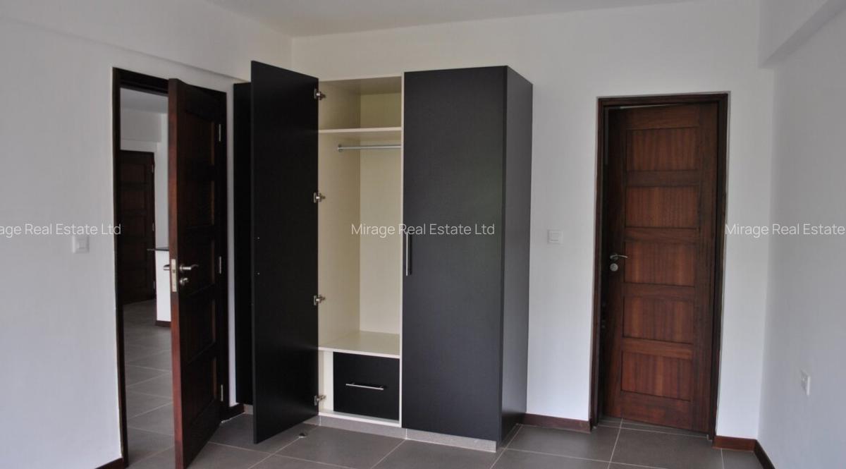 2 Bed Apartment with En Suite in Riverside - 3