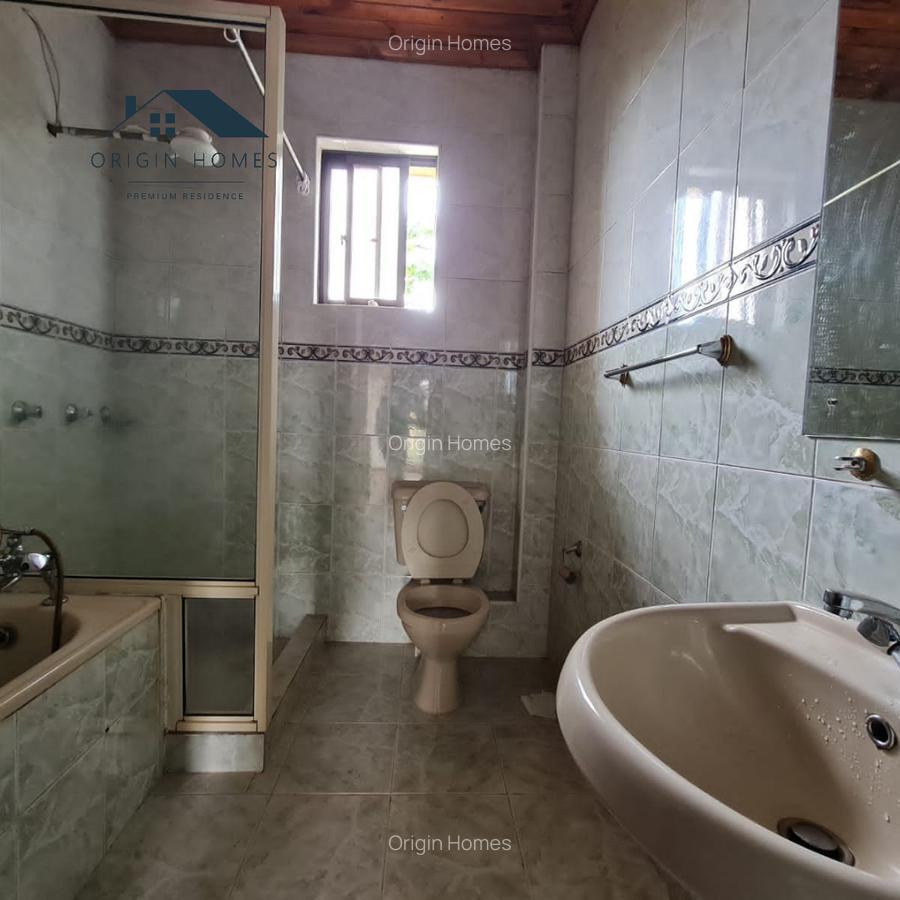 3 Bed Apartment with En Suite at Brookside - 15