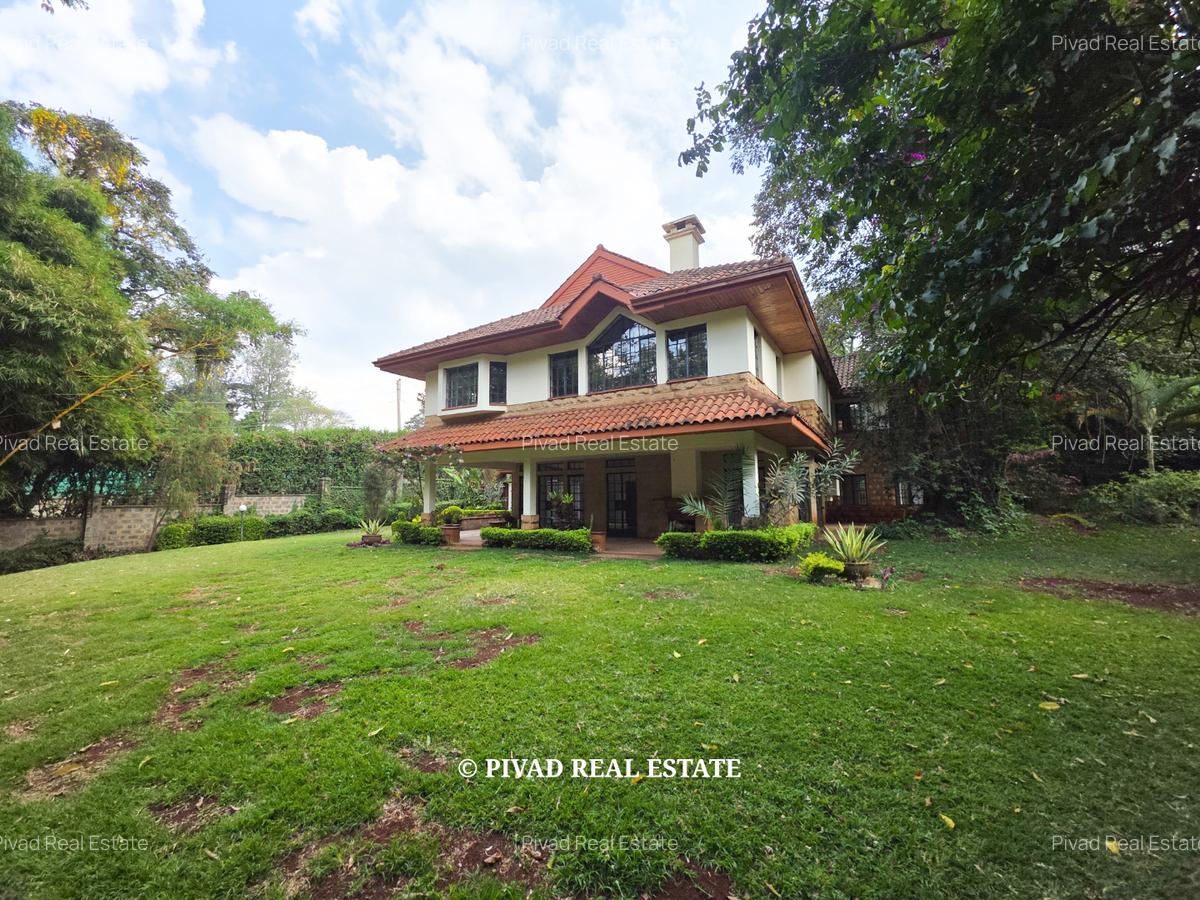 5 Bed House with Swimming Pool in Rosslyn - 12