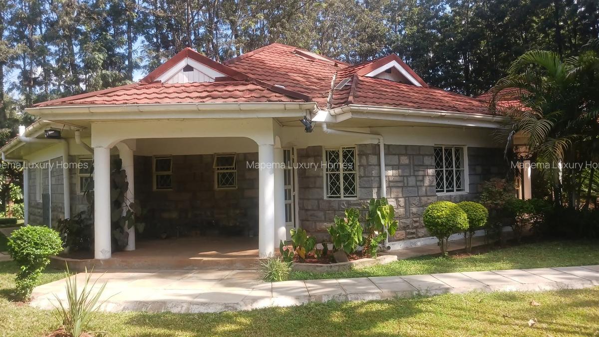 3 Bed House with En Suite at Hillcrest - 1