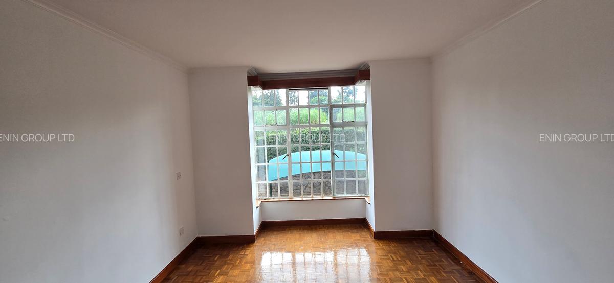 4 Bed Townhouse with En Suite at Rosslyn Garden - 13