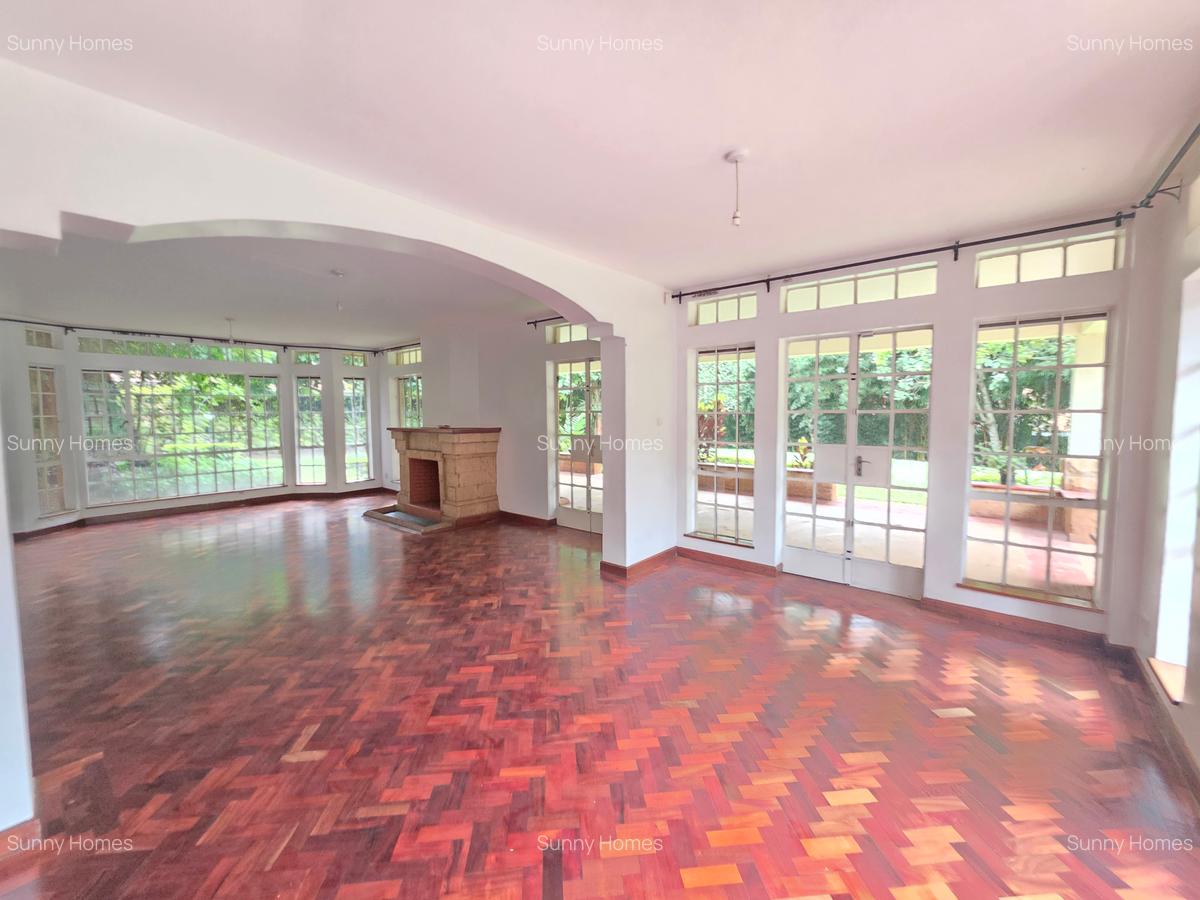 5 Bed Townhouse with En Suite at Rossylin Lone Tree - 2
