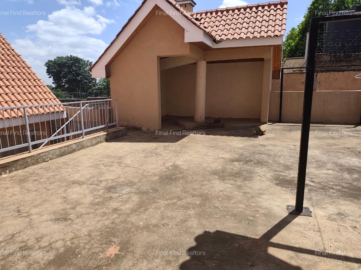 10 Bed House with Staff Quarters in Runda - 11