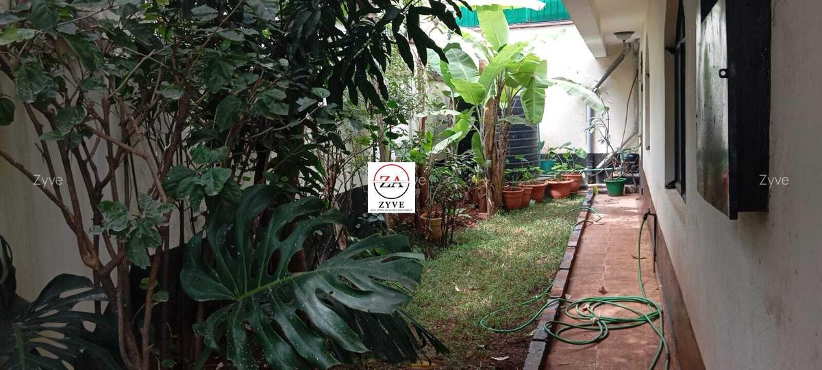 3 Bed House with En Suite at Lavington - 16