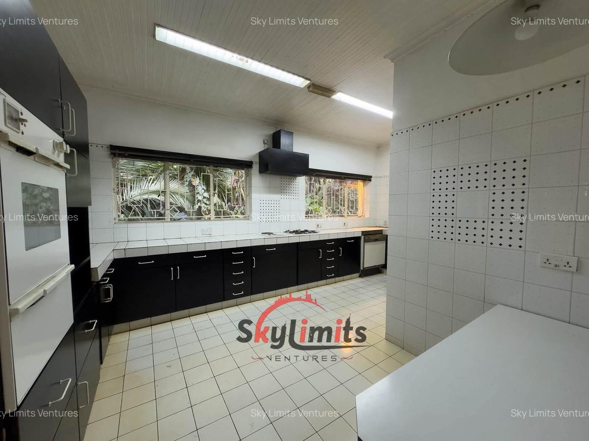 4 Bed House with Staff Quarters in Kitisuru - 10