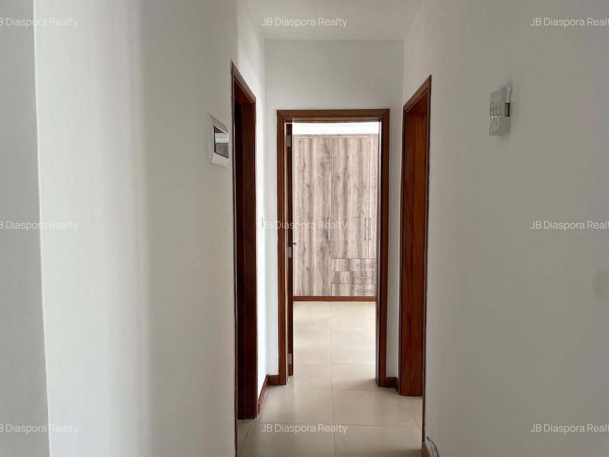 2 Bed Apartment with En Suite at Lantana Road - 4