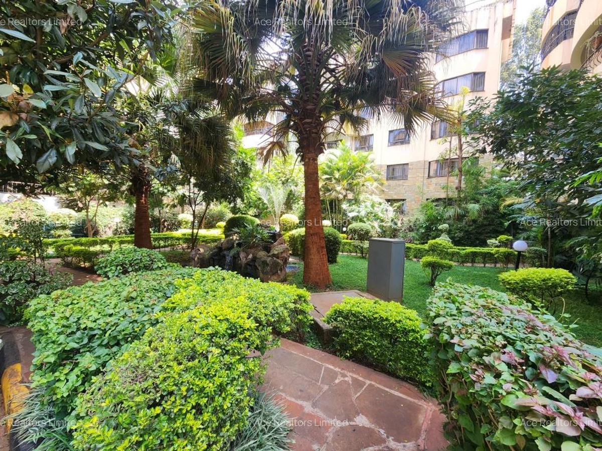 3 Bed Apartment with En Suite at Hatheru Road - 3