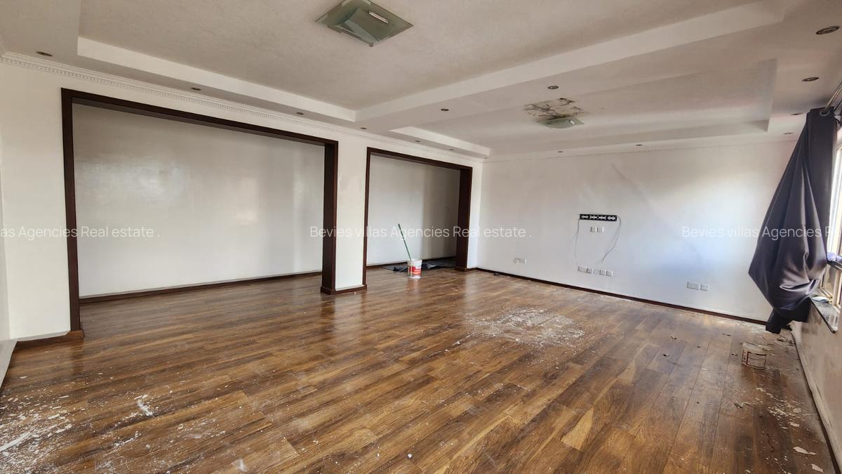 3 Bed Apartment with En Suite at Brookside - 9