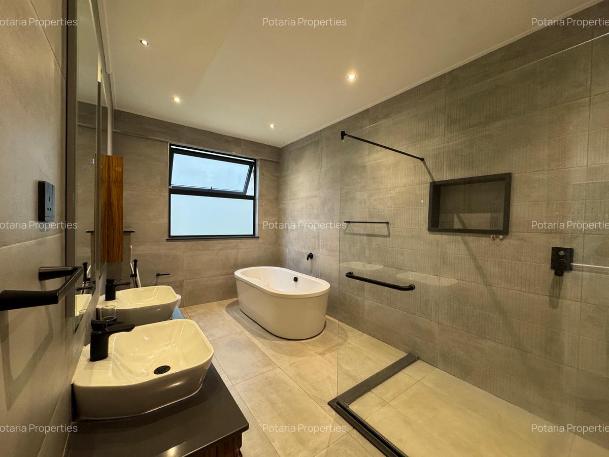 4 Bed Apartment with En Suite in Spring Valley - 10