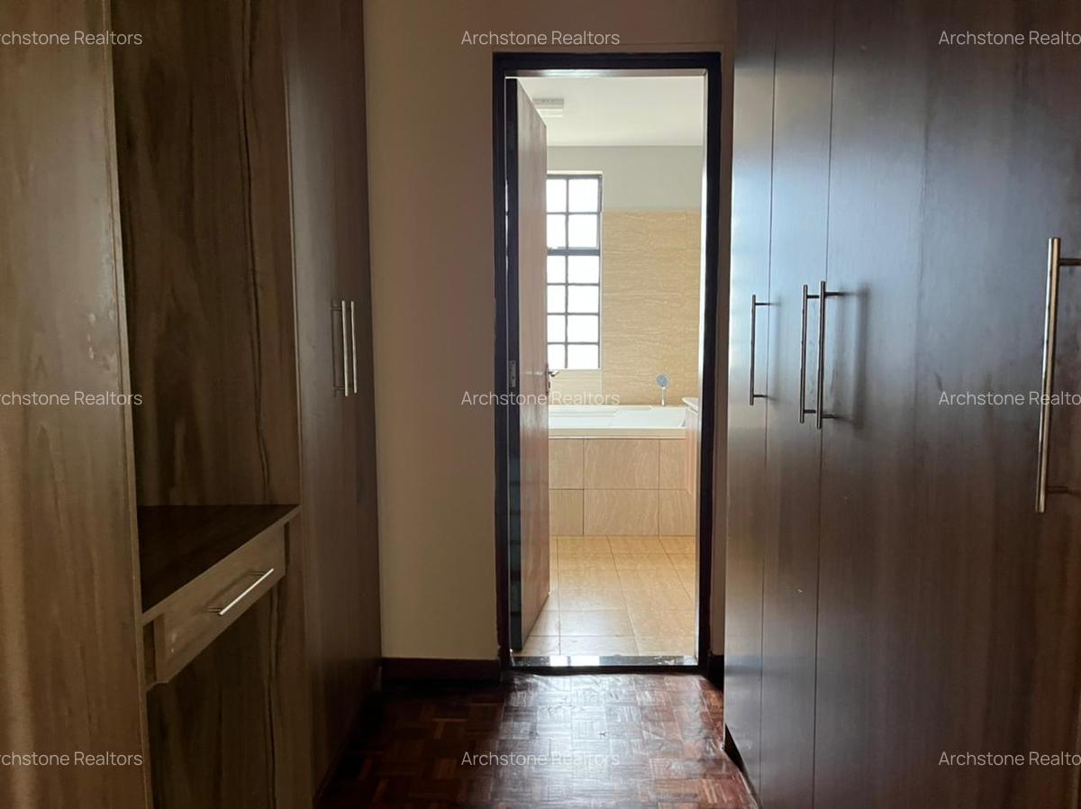 4 Bed Townhouse with En Suite in Kitisuru - 13