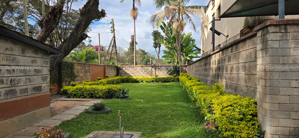 5 Bed Townhouse with En Suite at Lavington Green - 6