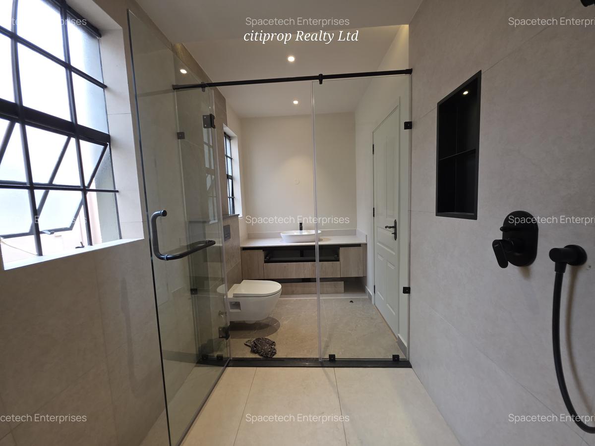 4 Bed Townhouse with En Suite in Westlands Area - 10