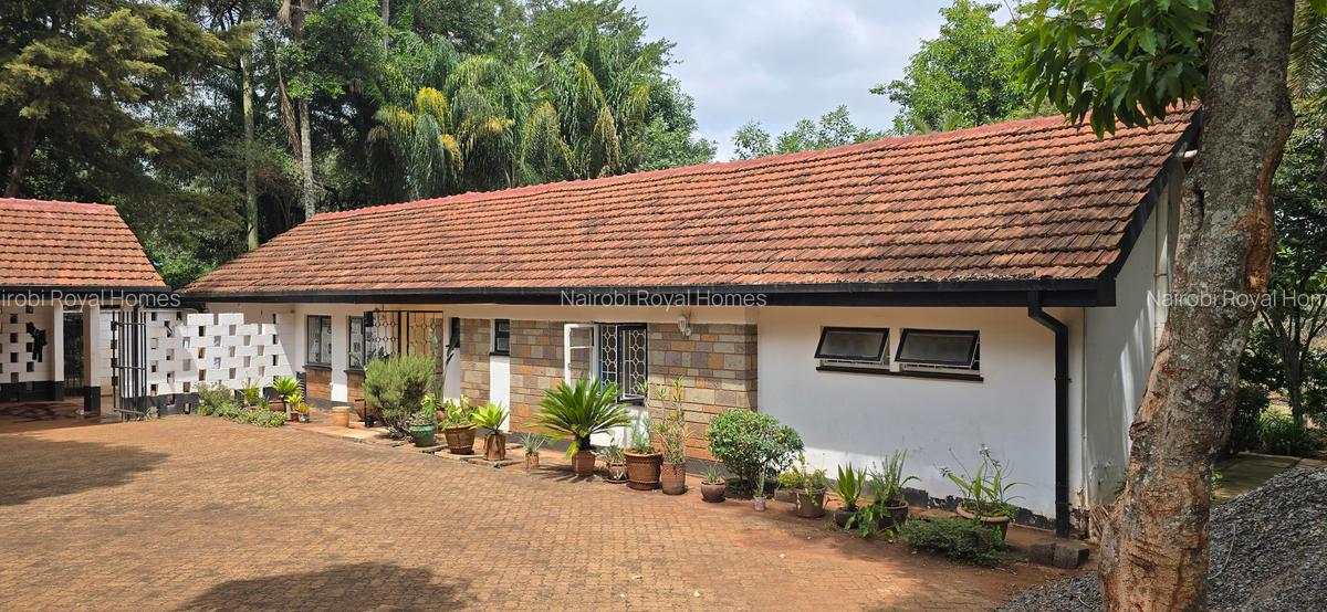 4 Bed House with En Suite at Kyuna - 1