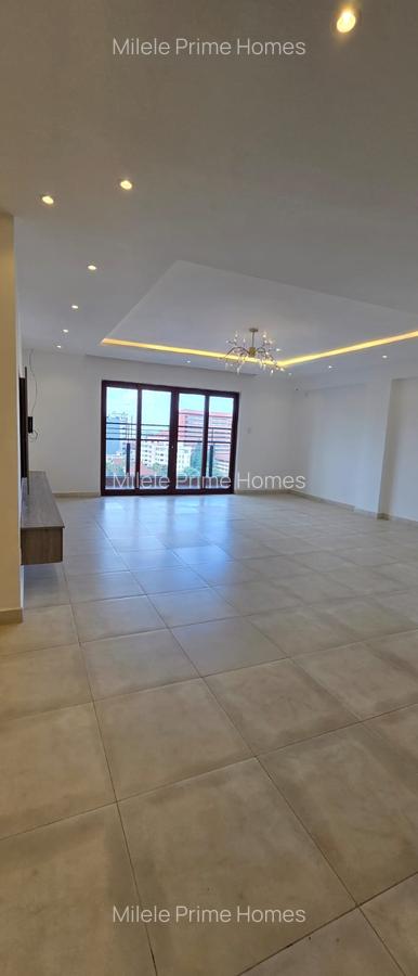 Serviced 4 Bed Apartment with En Suite in Parklands - 4