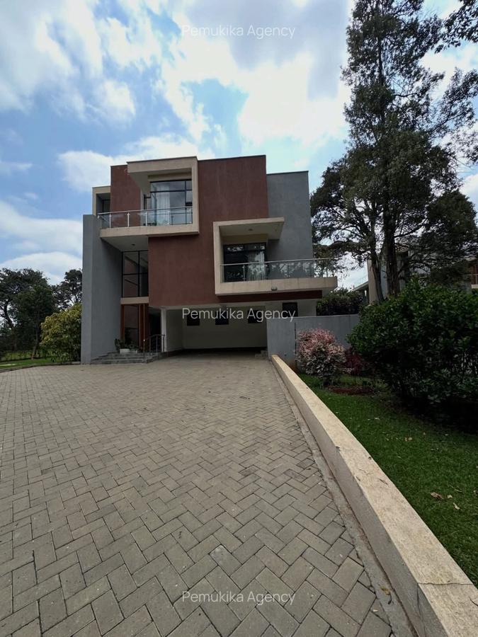 5 Bed Villa with En Suite at Tree Lane - 1