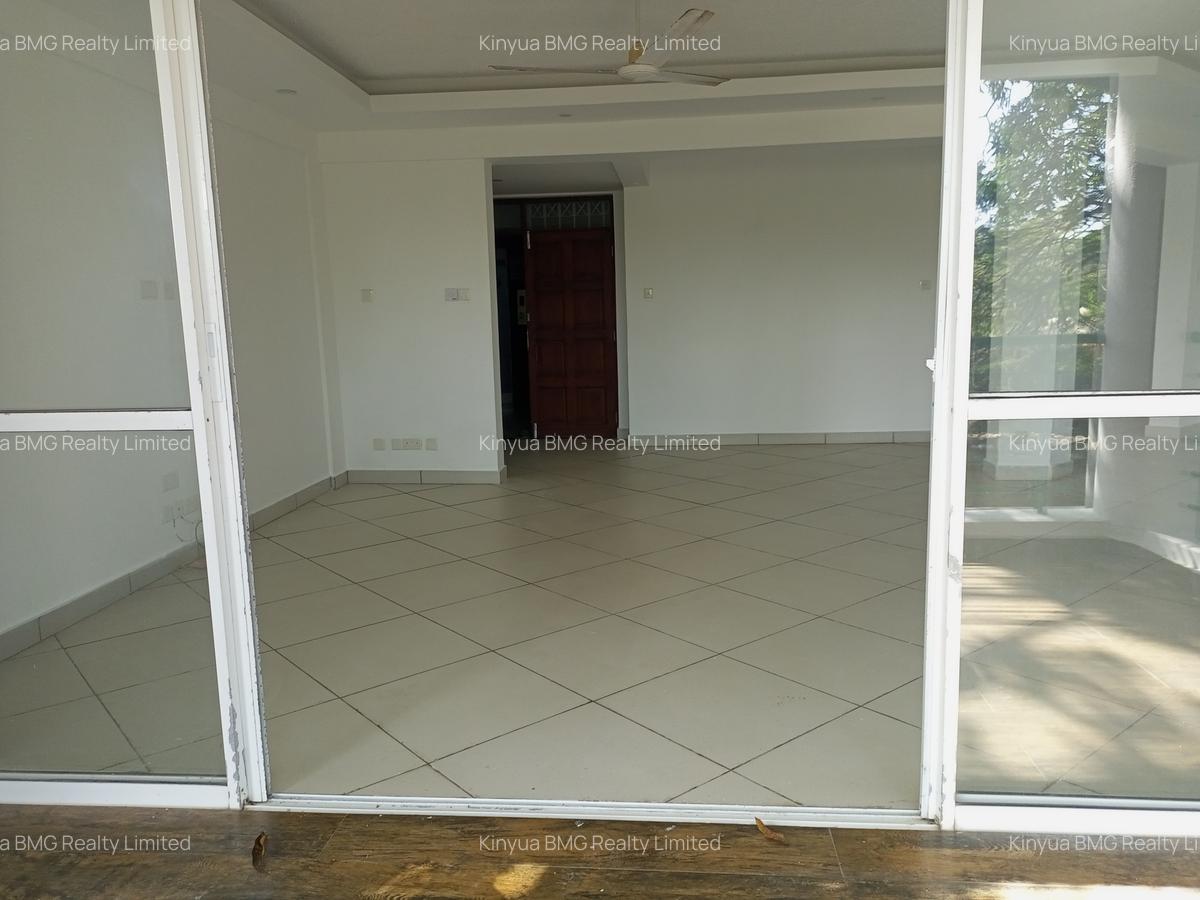 4 Bed Apartment with En Suite at Links Road - 8
