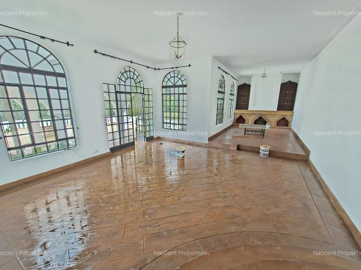 4 Bed House with En Suite in Nyari - 15