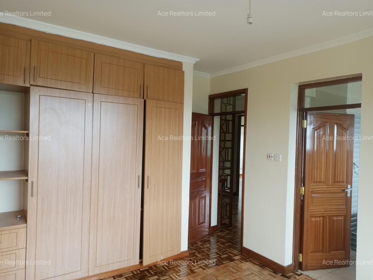 4 Bed Townhouse with En Suite at Kirawa Road - 11