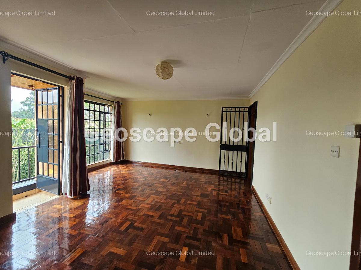 5 Bed House with En Suite in Runda - 9