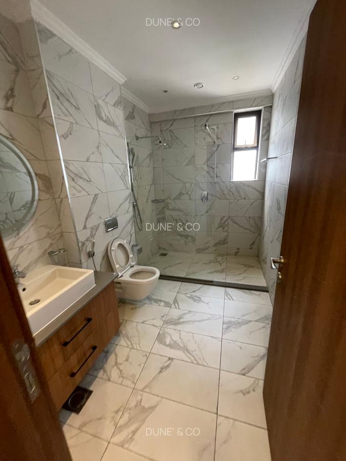 Serviced 2 Bed Apartment with En Suite in Westlands Area - 15