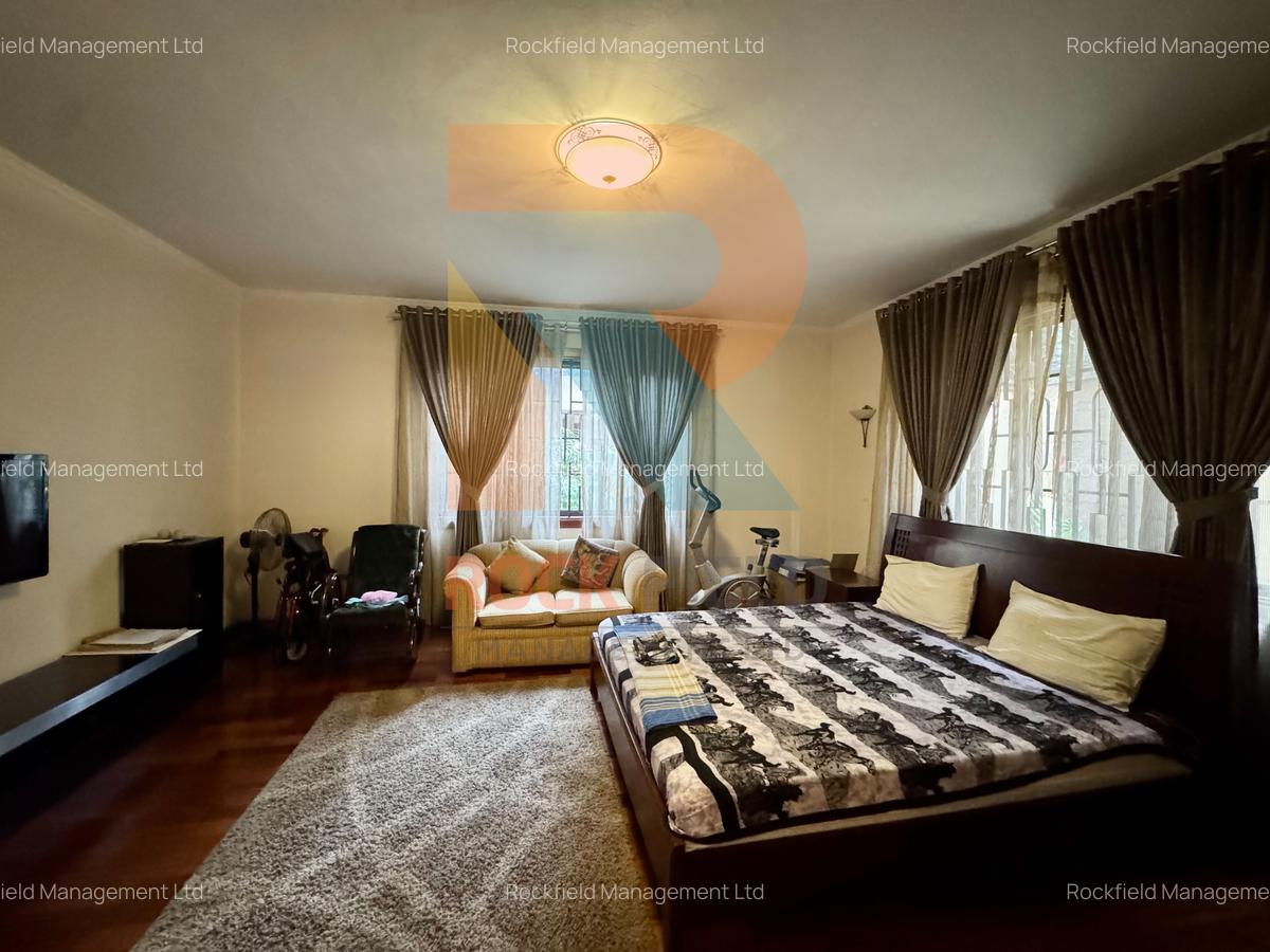 4 Bed Townhouse with En Suite at Peponi Road - 17