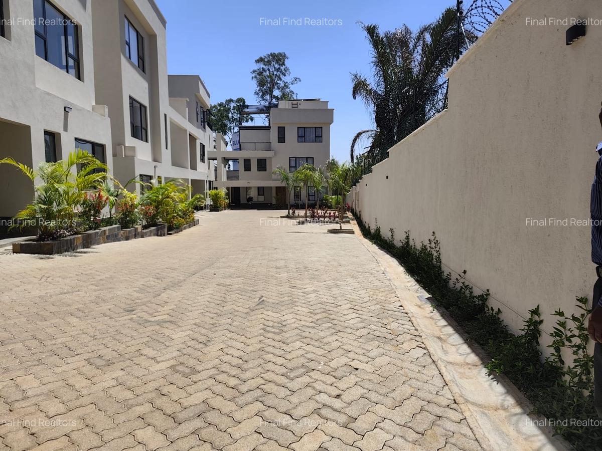4 Bed Townhouse with En Suite in Taita-Taveta - 2