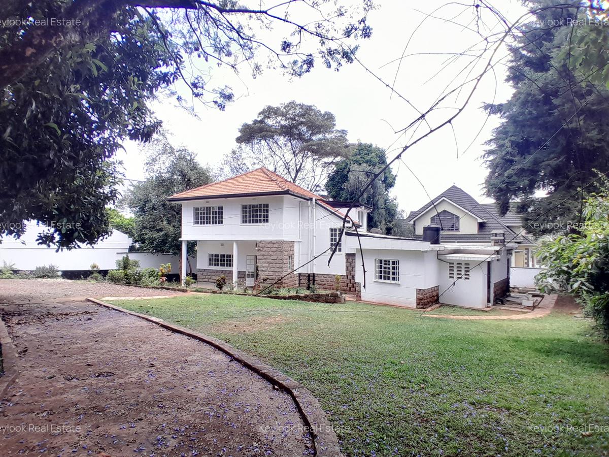 3 Bed House with En Suite at Lavington Green - 1