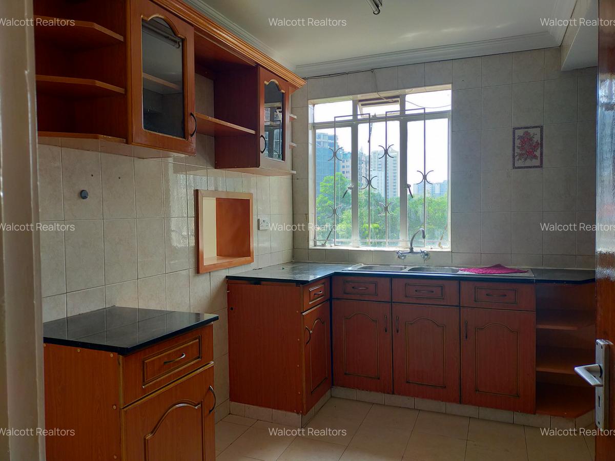 4 Bed Apartment with En Suite in Kilimani - 2