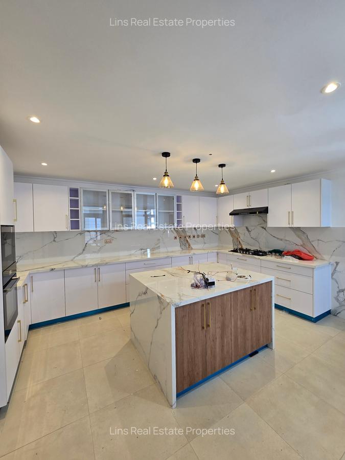7 Bed House with En Suite in Runda - 8