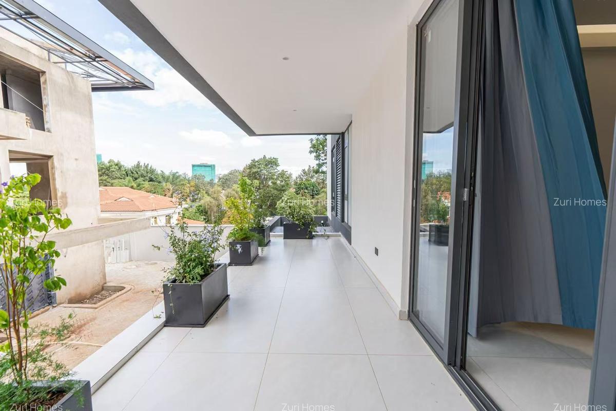 5 Bed Townhouse with En Suite in Lavington - 6