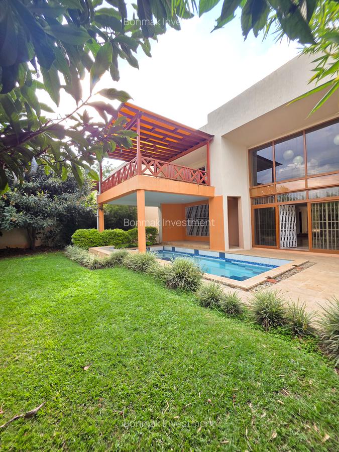4 Bed Townhouse with En Suite at Lavington Green - 2
