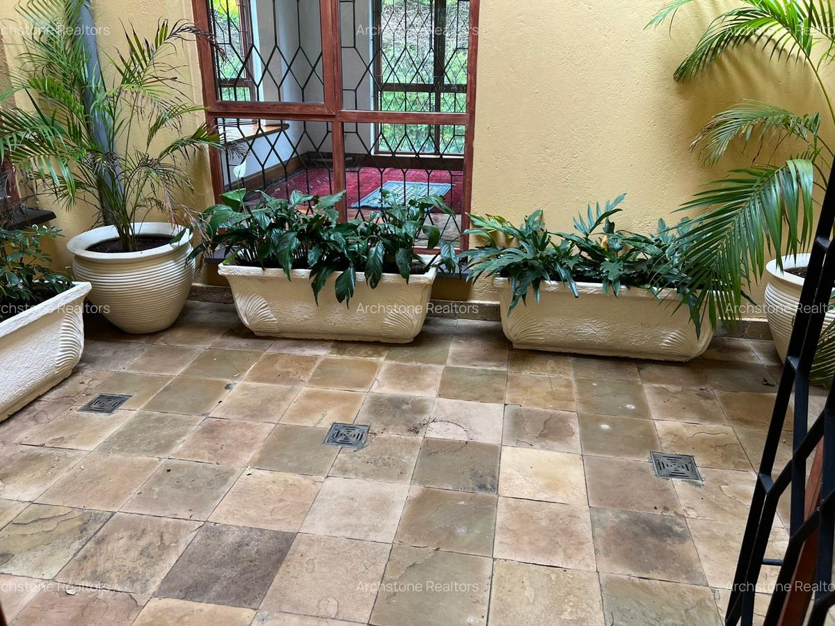 4 Bed Townhouse with En Suite in Runda - 9