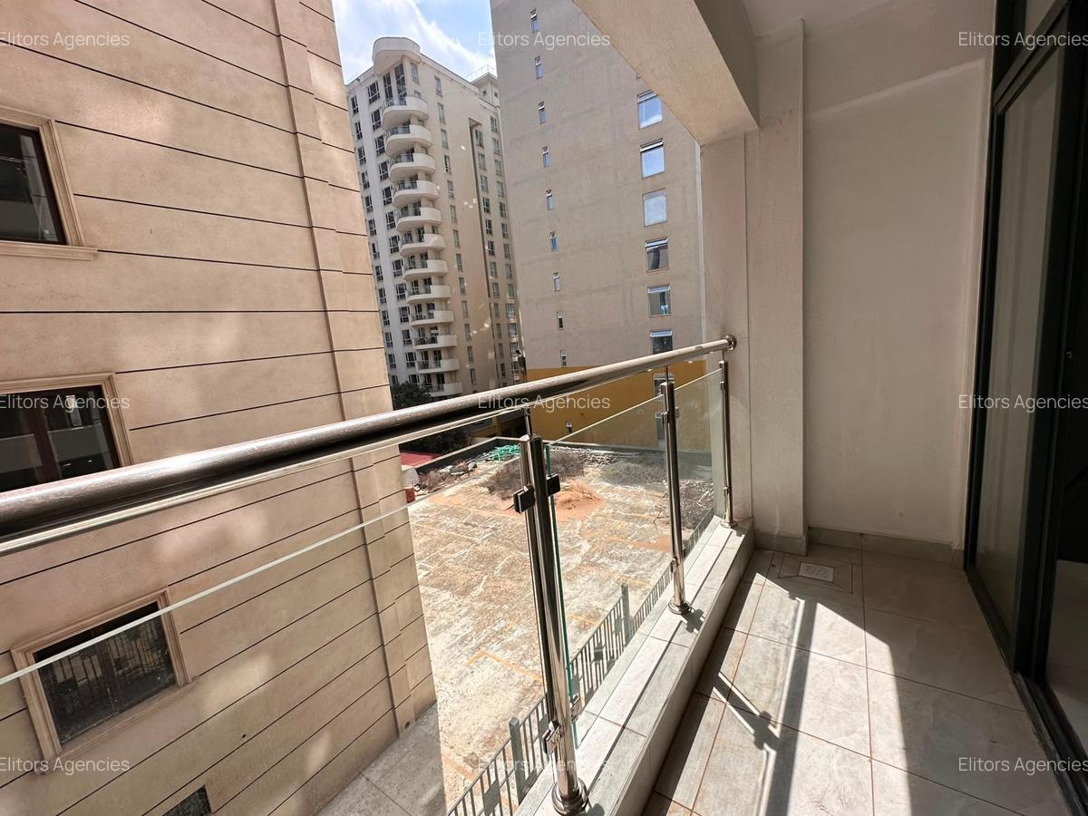 2 Bed Apartment with En Suite at Westlands Toad Near Gtc - 2