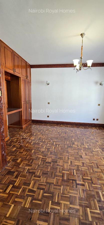 3 Bed Apartment with En Suite at Riverside Drive - 10