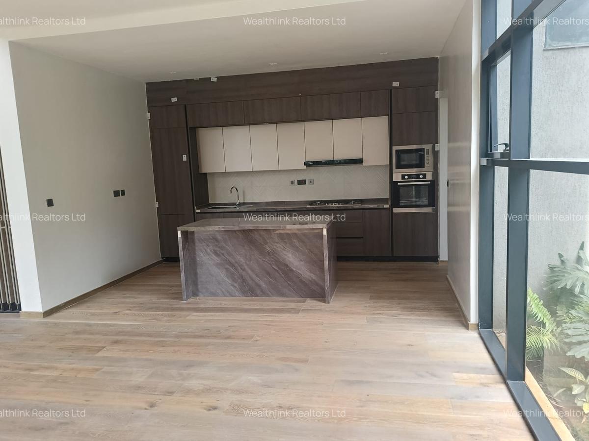 4 Bed Townhouse with En Suite at Runda - 19