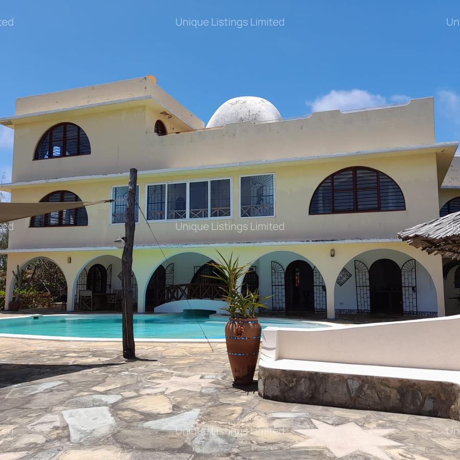 4 Bed House with En Suite in Watamu - 3