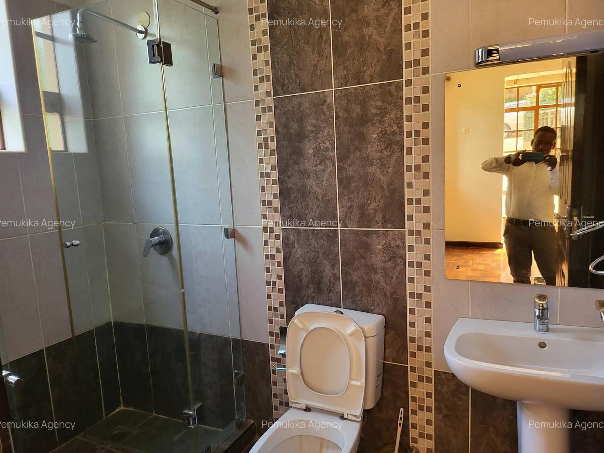 5 Bed Townhouse with En Suite in Rosslyn - 10