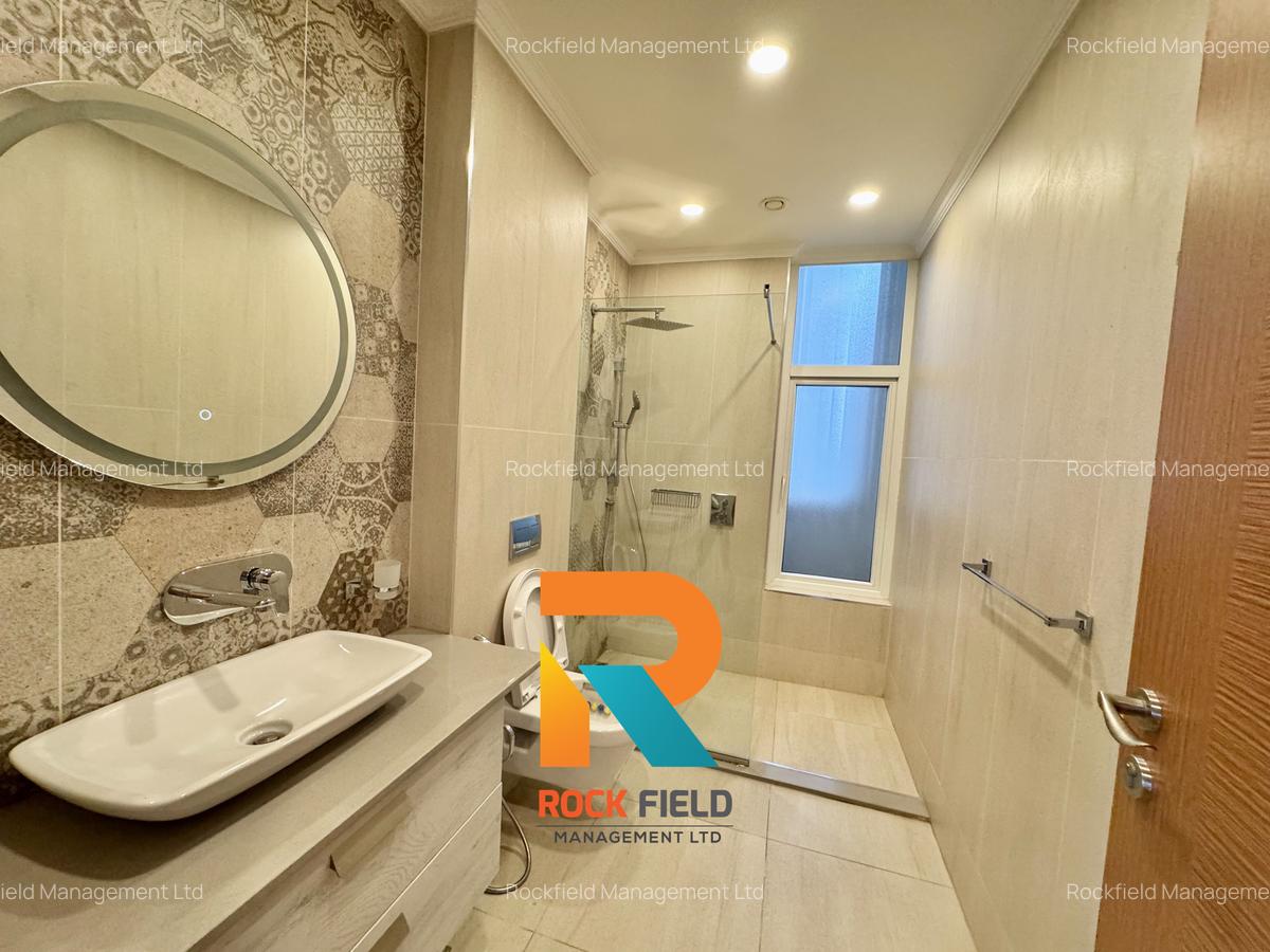 4 Bed Apartment with En Suite in Parklands - 16