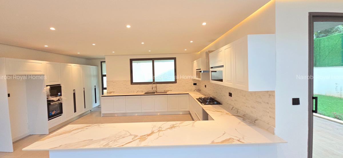 5 Bed Townhouse with En Suite at Garden Villa - 14