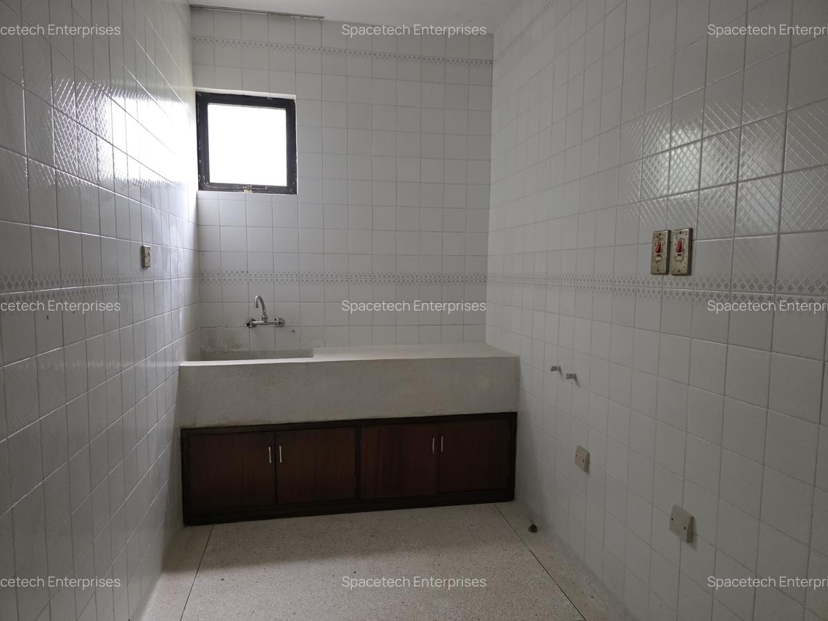 5 Bed House with En Suite in Muthaiga - 13